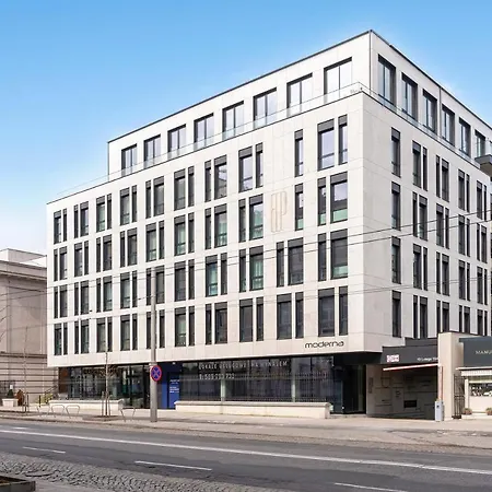 Bank Polski Center With Parking By Lion Apartamento