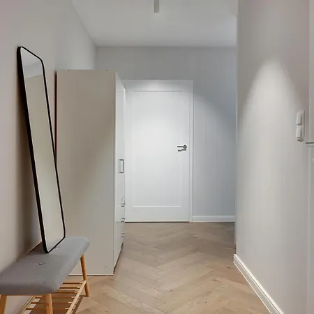 Lägenhet Bank Polski Center With Parking By Lion